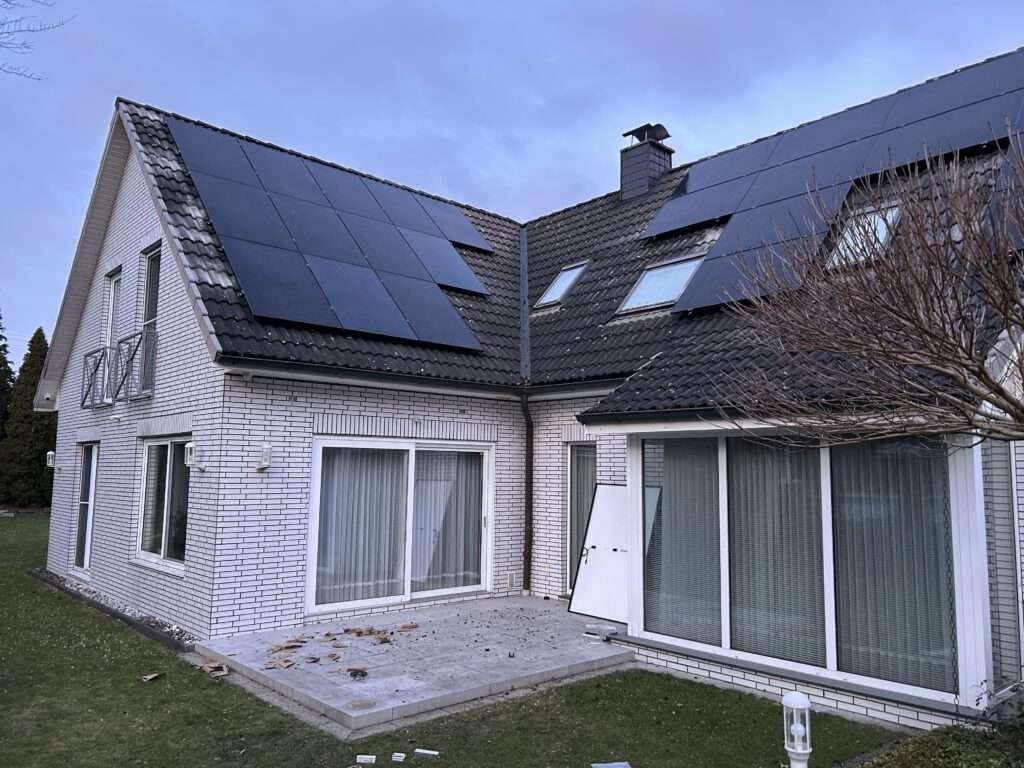 Sottrum PV-Module von Luxor, einem deutschen Garantiegeber, versorgen künftig dieses schmucke Einfamilienhaus